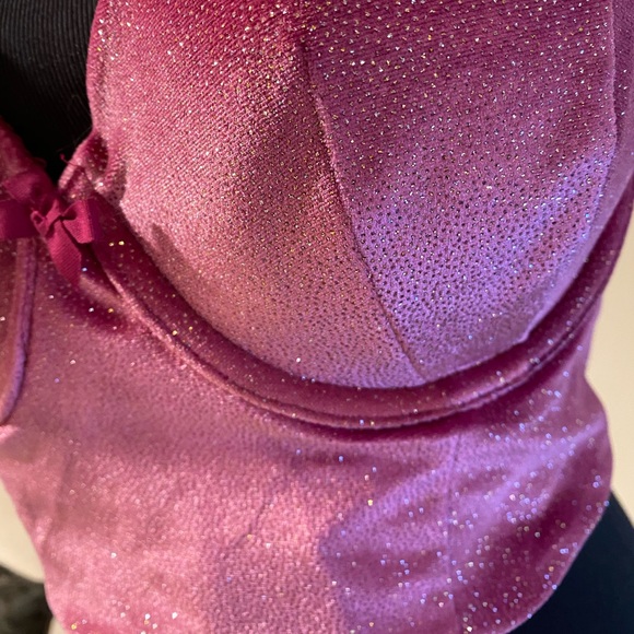 VICTORIA’S SECRET 🩷 Fuchsia velvet crop top bra - Picture 2 of 6